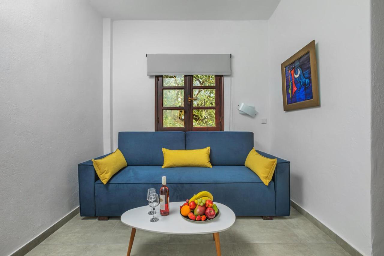 Eleon Suites Афитос Экстерьер фото