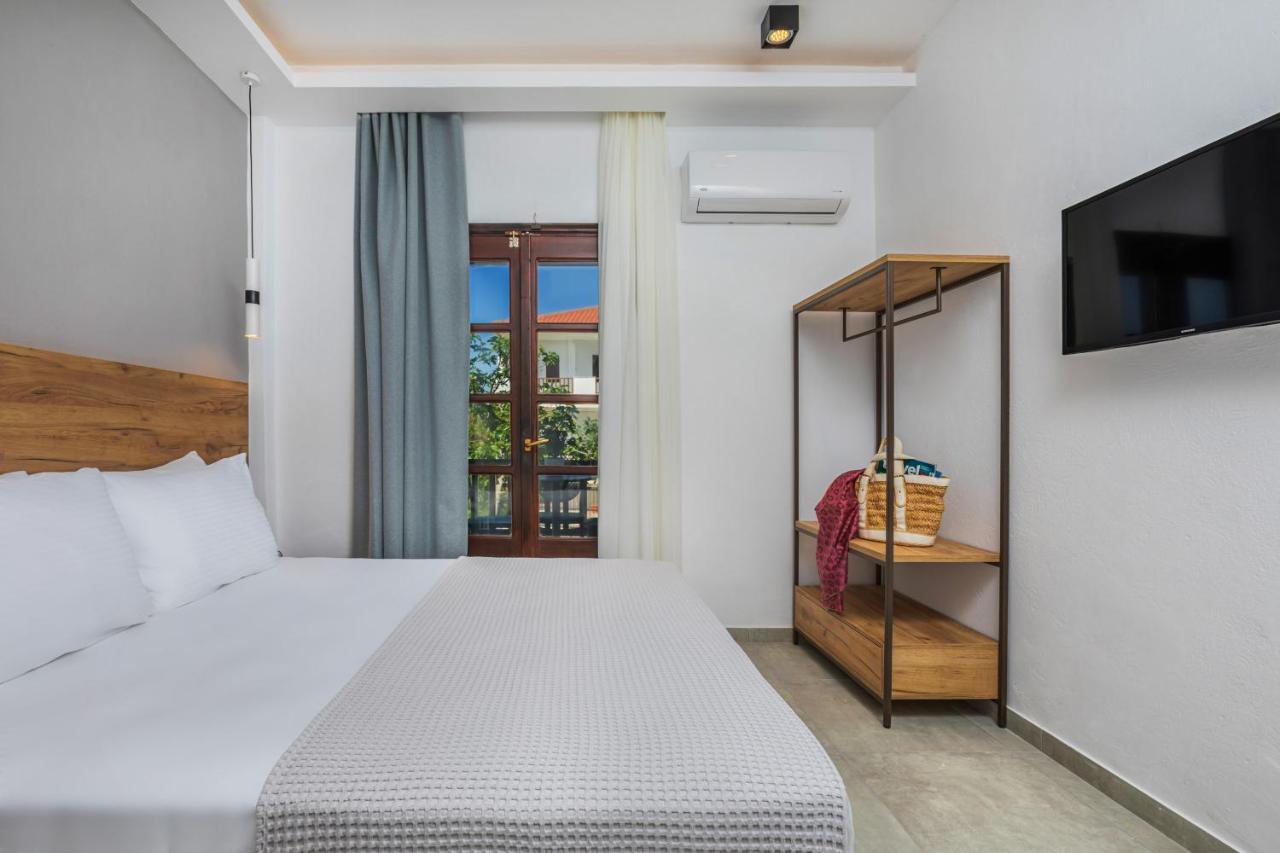 Eleon Suites Афитос Экстерьер фото