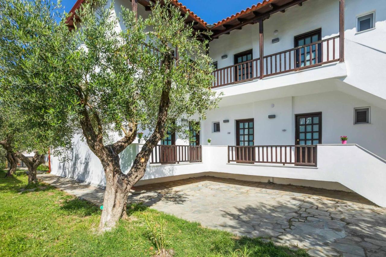 Eleon Suites Афитос Экстерьер фото