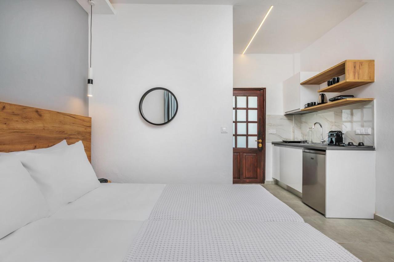 Eleon Suites Афитос Экстерьер фото